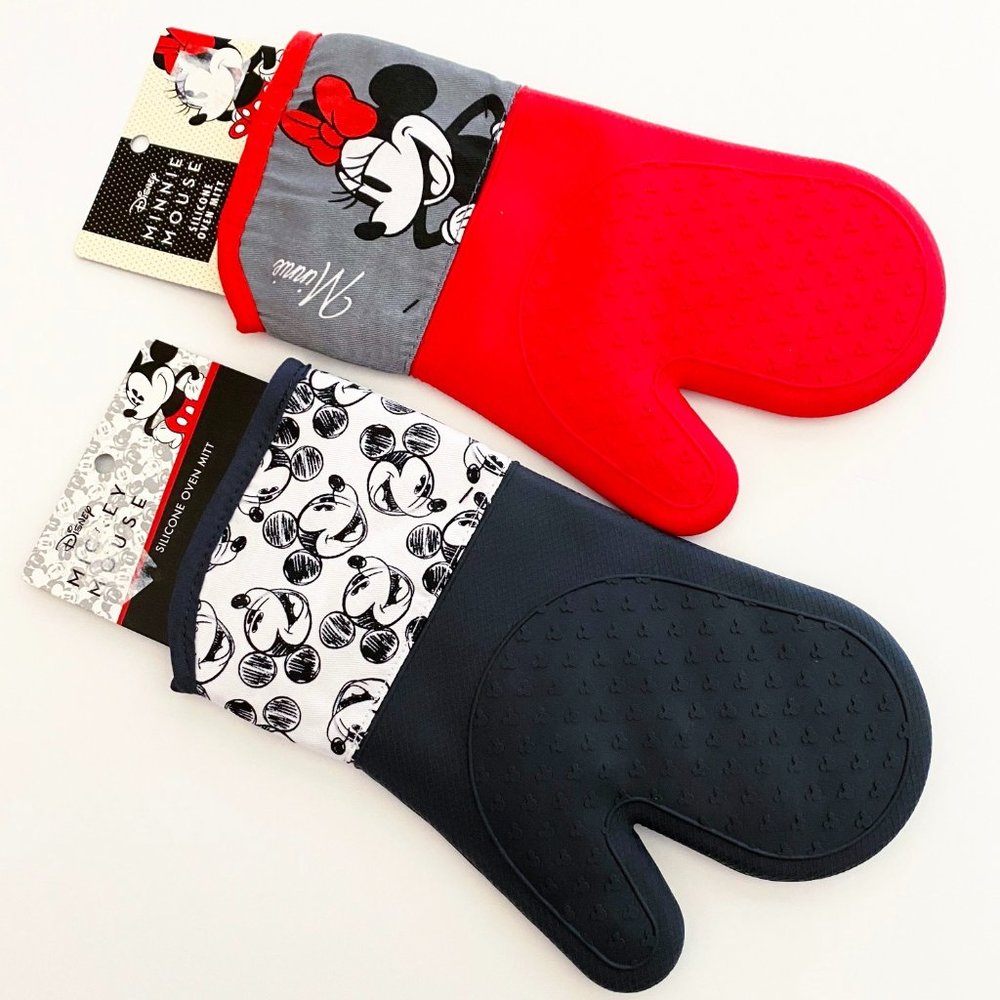 Disney Mickey Mouse Minnie Mouse Silicone Oven Mitts